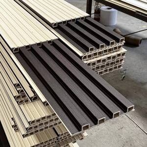 Prix de gros Panneau mural cannelé en PVC WPC à grain de bois composite durable pour la décoration - Product Image 5