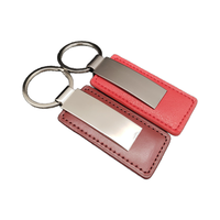 Porte-clés de marque de voiture chic Accessoires de luxe vierges Logo personnalisé Cadeau pour homme Porte-clés en métal durable en cuir PU pour clés de voiture