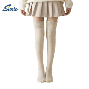 सर्दियों की मोटी महिलाएं ऊन सांस लेने योग्य घुटने की ऊंची स्टकिंग भेड़ ऊन कस्टम लोगो मोजे - Product Image 2