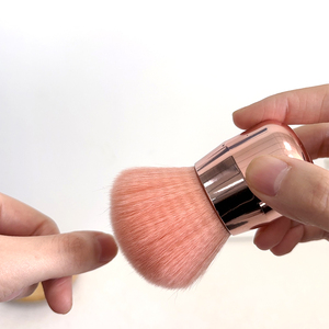 Brocha <span class=keywords><strong>Kabuki</strong></span> para Bronceado con Brillo Dorado Rosa, Marca Privada, Brocha <span class=keywords><strong>Kabuki</strong></span> Grande para Cuerpo con Brillo - Product Image 4