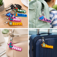 Porte-clés personnalisé en PVC souple 3D, étiquette nominative en caoutchouc, clip pour sac à dos, porte-clés pour enfants et sacs d'école