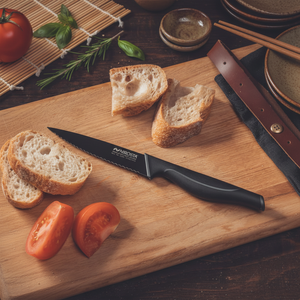 Cuchillo de cocina de hoja dentada de acero al carbono de 11cm de estilo japonés hecho a mano con mango de PP diseño de línea ondulada-Caja de 150 - Product Image 3