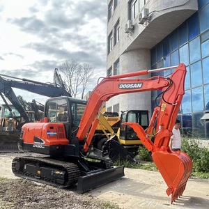 Mini-excavatrice sur chenilles Doosan DX60-9C d'occasion, petite pelle hydraulique de 6 tonnes pour travaux de construction - Product Image 4