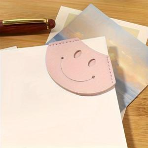 Marcapáginas Creativo con Diseño de Sonrisa, Protector de Esquinas <span class=keywords><strong>para</strong></span> Libros, Bonito Marcapáginas de Cuero PU, Clip <span class=keywords><strong>para</strong></span> Páginas de Libros, Accesorio de Lectura Portátil - Product Image 3