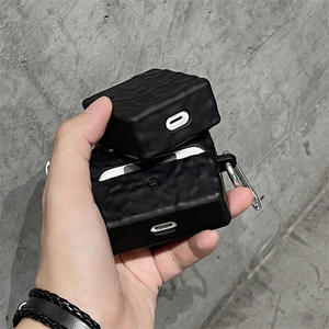 Étui <span class=keywords><strong>de</strong></span> protection créatif noir élégant effet plissé pour <span class=keywords><strong>Airpods</strong></span> Pro, compatible <span class=keywords><strong>avec</strong></span> les boîtiers <span class=keywords><strong>de</strong></span> <span class=keywords><strong>charge</strong></span> des écouteurs <span class=keywords><strong>sans</strong></span> <span class=keywords><strong>fil</strong></span> Apple <span class=keywords><strong>Airpods</strong></span> 1, <span class=keywords><strong>2</strong></span> et 3 - Product Image 5