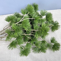 Branche de pin artificielle en plastique à 2 branches, feuillage de cyprès à aiguilles de pin hautement imité pour arrangements floraux de Noël