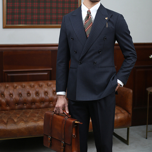 Blazer da Uomo Isirhonour su Misura a Righe Blu Navy, Giacca in Misto Lana con Doppio Petto e Revers a Punta, Stile Italiano - Product Image 3