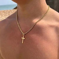 Chaîne torsadée imperméable et sans ternissement Bijoux chrétiens Collier pendentif croix en acier inoxydable plaqué or PVD 18 carats pour hommes et femmes