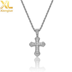 Nouvel Arrivage Collier Pendentif Croix en Cuivre Plaqué Or 18K, Zirconiums Sertis Effet Glacé - Product Image 2