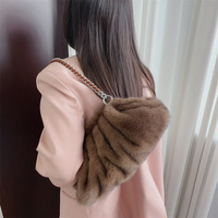 Nouveau sac nuage plissé en fausse fourrure de vison pour femme, style vintage, fermeture ouverte, sac porté épaule, personnalisation en polyester prise en charge