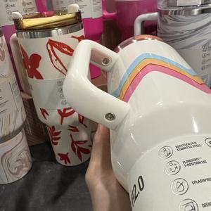 El Más Vendido de Amazon: Vaso Térmico de Acero Inoxidable de 40oz con Asa, Réplica 1:1 de la Famosa Marca H2.0 StanL Cup, Regalo Perfecto - Product Image 3