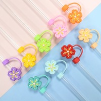 Accessoires de bar : Charme de protection supérieure universel en PVC réutilisable de 10 mm, semi-3D, en forme de fleur, coloré bonbon, anti-poussière, pour pailles à boire