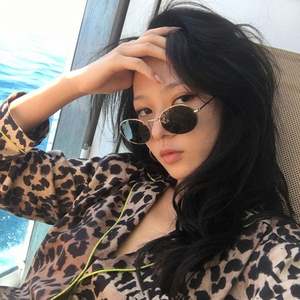 Gafas de Sol Retro de Moda 2019 para Hombre y Mujer, Protección UV400, Montura Metálica Ovalada - Product Image 2