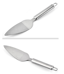 Espátula para Cortar Pizza y Pastel de Acero Inoxidable DFC1118 con Mango Redondo - Product Image 5