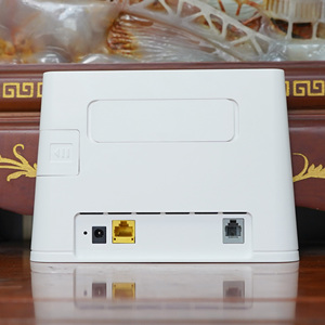 เราเตอร์ไร้สาย HKCC Unlocked B310s-22 LTE CPE 4G 300Mbps แบบดูอัลแบนด์ พร้อมช่องใส่ซิม 2 เสาอากาศ ไฟร์วอลล์ และ QoS 4 พอร์ต LAN รองรับ WPS - Product Image 2