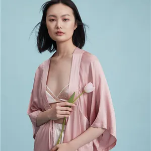 2021年女性と女の子のための100% 純粋な桑シルクで作られたパジャマのトレンディな高品質ランジェリーブラ