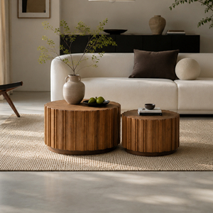 Set di 2 tavolini da caffè rotondi ad incastro in legno di noce, tavolini d'appoggio con corpo a doghe verticali, tavolini laterali rustici in stile farmhouse - Product Image 2