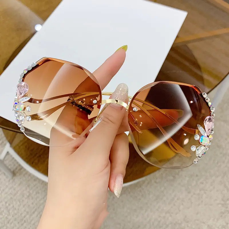 2023 Luxury Designer Fashion Custom Sunglasses Women Shades Rimless Cutting Lens Gradient Sun Glasses Diamond Sunglasses