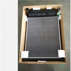 Radiateur à noyau en aluminium pour tracteur agricole Fiat OEM 5153483 : Système de refroidissement série 700, réservoir d'eau en cuivre - Product Image 1