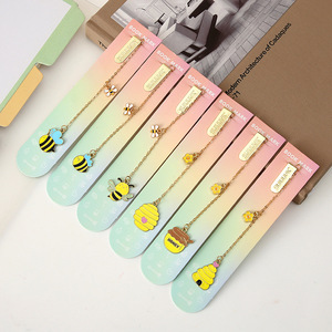 Marcapáginas de Metal Grabado con Láser Ecológico Diansong Creative Little Bee, Clips para Páginas con Diseño de Dibujos Animados Culturales, Pequeño Colgante de Regalo - Product Image 1