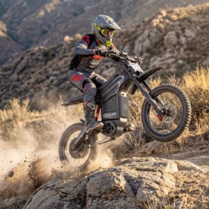 Vente en gros d'usine - Moto tout-terrain GT600 7500W - 72V30Ah - Suspension intégrale - Moto de course tout-terrain pour adultes - Product Image 1