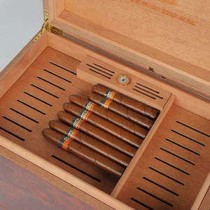 Humidor de bureau écologique avec logo personnalisé, boîte à cigares de luxe, vitrine en bois avec finition laquée, en cèdre et MDF - Product Image 4