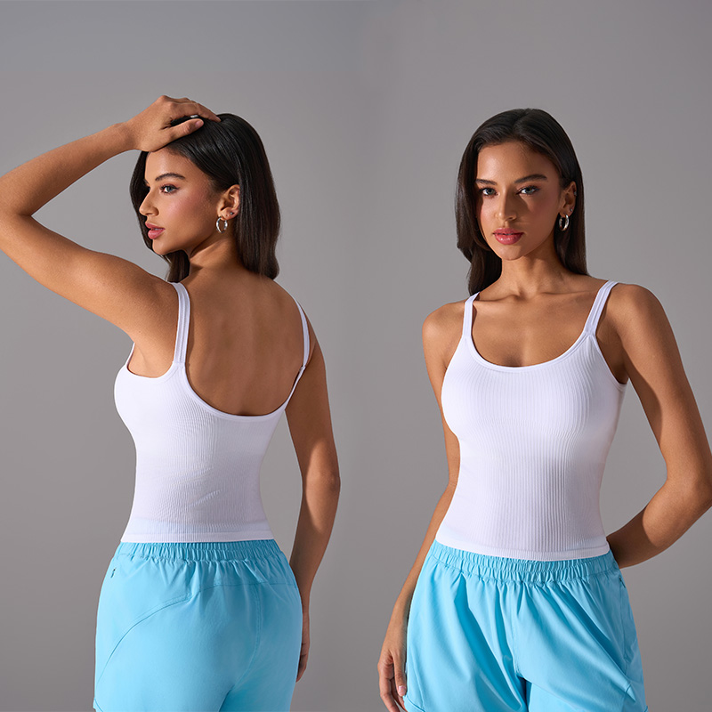 Roregal New Seamless Spaghetti Strap Yoga Vest Women Built in Chest Pad Beautiful Back Breathable Fitness Sports Tank Top