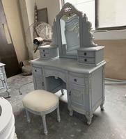 Ensemble coiffeuse rétro française sculptée en bleu brumeux avec tabouret