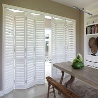 Volets de fenêtre sur mesure peints sur mesure en couleurs RAL, à plusieurs niveaux, style plantation