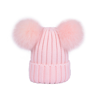 Bonnet d'hiver tricoté personnalisé en fausse fourrure avec deux boules de fourrure