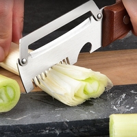 Multifunctionele fruit- en groenteschiller van roestvrij staal met uiensnijder, flesopener, keukenhulp voor thuisgebruik, suikerriet- en luchtschilfersnijder