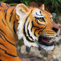 Statue de tigre orange-jaune avec rayures noires, figurine réaliste d'animal de la jungle, décoration intérieure, accessoire photo, thème safari animalier