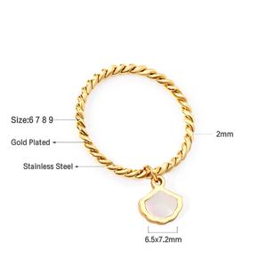 Anillo de Acero Inoxidable Chapado en Oro de 18K, Impermeable, con Colgante de Concha, Banda Trenzada, Anillos de Moda para Mujer, Estilo Boho - Product Image 1