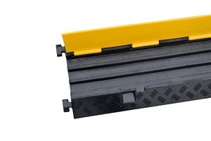 3 चैनल भारी शुल्क पुनर्नवीनीकरण रबर दबाव-प्रतिरोधी पीले + काले केबल कवर गति बम्प आउटडोर सड़क केबल रक्षक - Product Image 5