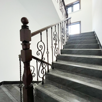 Rampe d'escalier en fer forgé européen sur mesure en forme de S pour villas et escaliers intérieurs de duplex