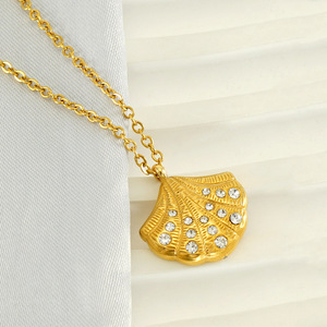 Zogxin Seashell Pendant Necklace Gold Plated Pave Setting Crystal Fan Shape Clavicle Chain For Women Party Jewelry - Product Image 4