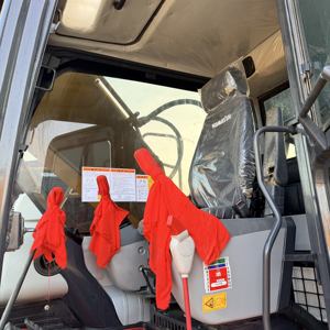 Well Maintained Used Komatsu PC200 Crawlerl Excavator 2023 <b>Model</b> 20 Ton Low Working Hours 110KW Powerful <b>Engine</b> Gearbox Pump - Product Image 6