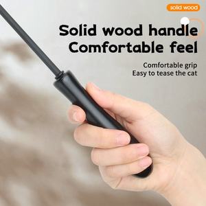 Baguette rétractable pour chat avec logo personnalisé <span class=keywords><strong>en</strong></span> gros d'usine Jouet de pêche Bâton teaser <span class=keywords><strong>en</strong></span> <span class=keywords><strong>papier</strong></span> bois plume - Product Image 4