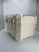 Boîte arrière pour moto OEM 36L Grande capacité Matériau PP haute résistance Cadre universel Longueur 40,5 cm Largeur 36 cm Hauteur 30 cm