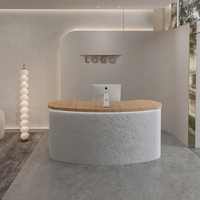 Comptoir de caisse minimaliste pour magasin de vêtements, petit comptoir d'accueil pour salon de beauté, bureau de réception en bois écologique et durable pour salon de coiffure