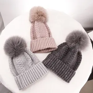 Excellent Warm-Keeping Function High Quality Fashion Thickened Bennie Knit Hat with Fur Pom Pom