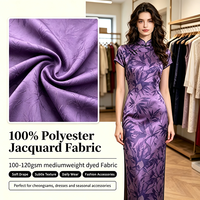Tissu Jacquard Tissé en Gros Pas Cher 100% Polyester Anti-Boulochage Léger Largeur 145CM pour la Confection de Vêtements Féminins