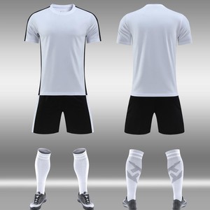 Camiseta de Fútbol Personalizada de Alta Calidad, Temporada 25/26, Versión Tailandesa, 100% Poliéster, 220 Gramos, Transpirable, Secado Rápido, Cuello con Botones, Estilo Hip Hop - Product Image 2