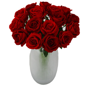 Bouquet de roses artificielles en soie, fleurs en velours rouge pour décorations murales de mariage, décoration du festival Qixi - Product Image 5