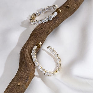 ต่างหูเพชรทองคำขาว 14K รุ่น MSE-952 จาก Messi Jewelry สำหรับผู้หญิง - Product Image 2