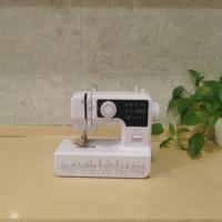 Meilleur prix Machine à coudre électrique portable à double vitesse Mini conception à aiguille simple pour un usage domestique