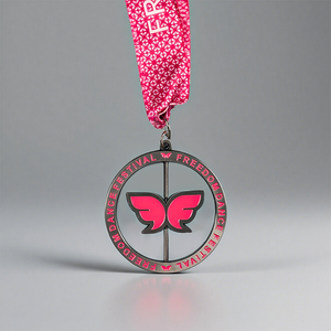 เหรียญการแข่งขันเสมือนจริงสำหรับการวิ่งหัวใจแบบ5K สีทองประทับแบบกำหนดเอง - Product Image 5