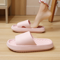 Sandales souples de créateur personnalisées avec logo imprimé du fabricant Pantoufles EVA Diapositives Chaussures de luxe Sandales d'été pour femmes