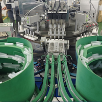 Machine d'assemblage automatique de tubes à rouge à lèvres QFW avec chargeur de conteneurs - Ligne de production entièrement intégrée