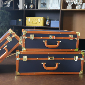 Baule <span class=keywords><strong>Valigia</strong></span> Personalizzato in Pelle Blu Scuro per Custodire Opere d'Arte, Quadri, Orologi e Gioielli - Product Image 2